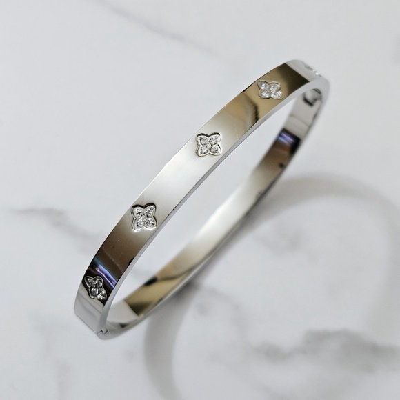 🌷 18K PVD Gold Plated Stainless Steel Bangle Popular Style Waterproof - Picture 2 of 5